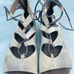 Roan By Bed|Stü Winnie Gladiator Sandals Taupe Leather Distressed size 7